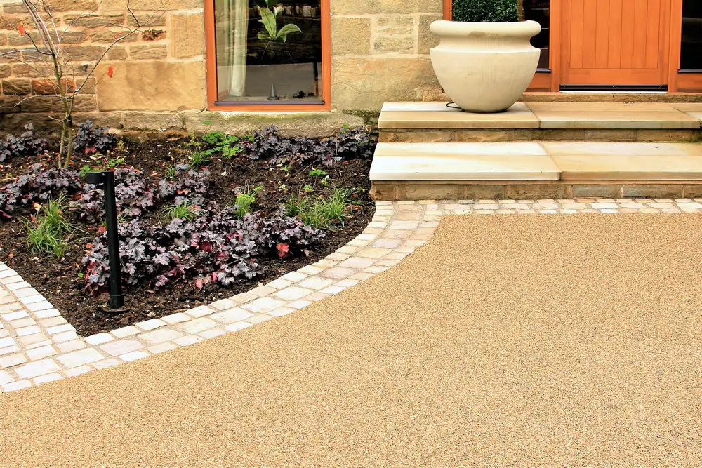 Finished resin-bound driveway detail